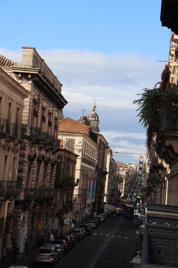 Domus Iole Appartamento Nel Centro Storico Catania Exterior photo